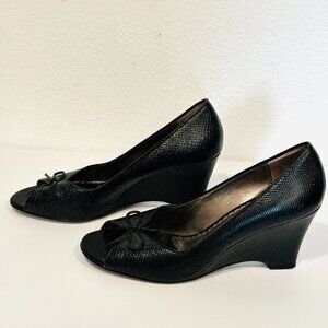 Franco Sarto Black Leather Wedge Heels Peep Toe Shoe with Bow Textured Womens 9M